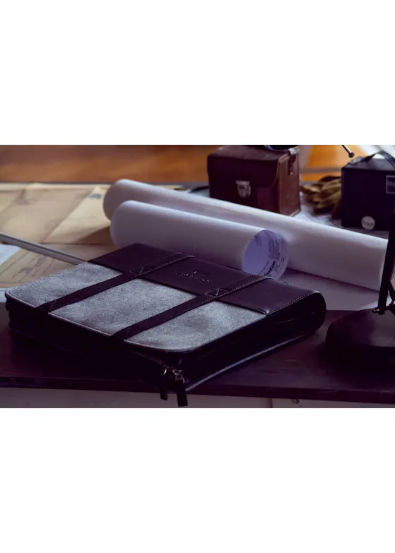 J. Harvest & Frost Document Case